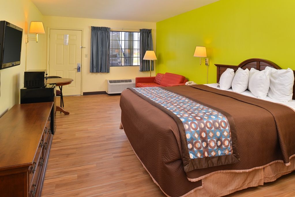 Motel Walnut Roland
