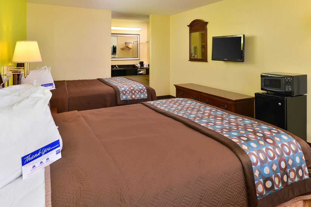 Walnut Motel