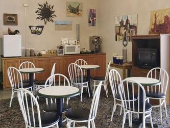 Walnut Motel 2*