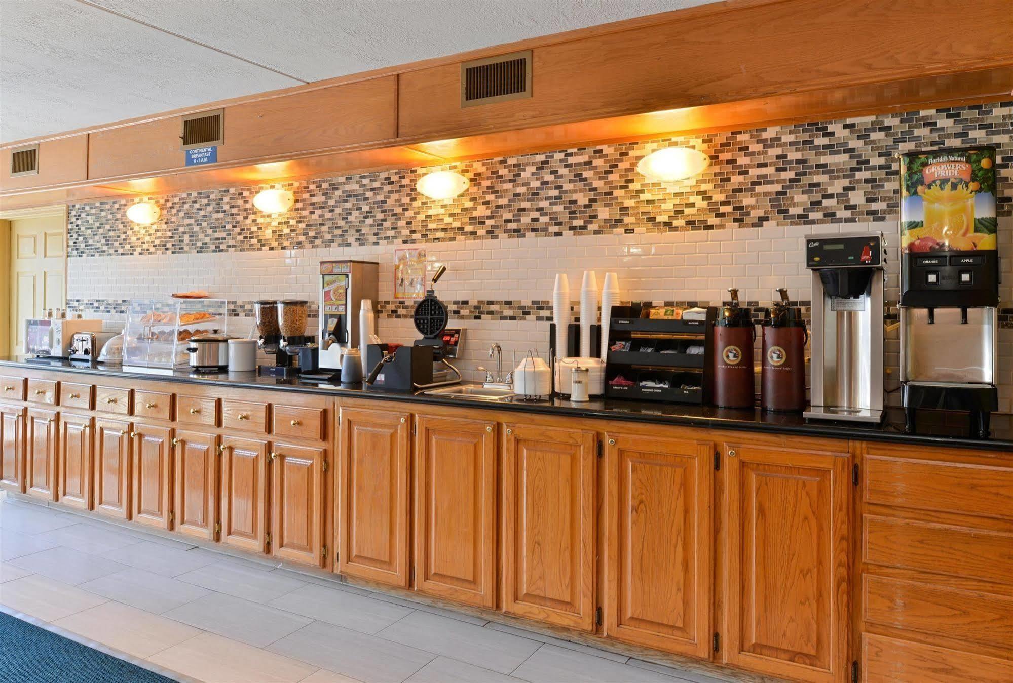 Walnut Motel