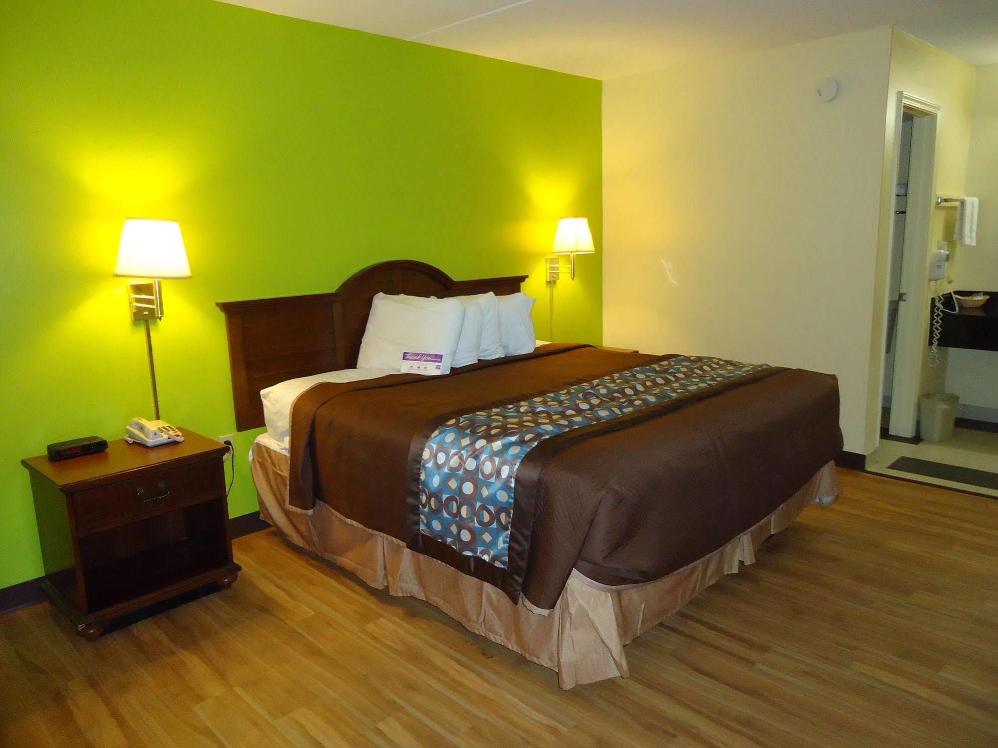 Walnut Motel Roland